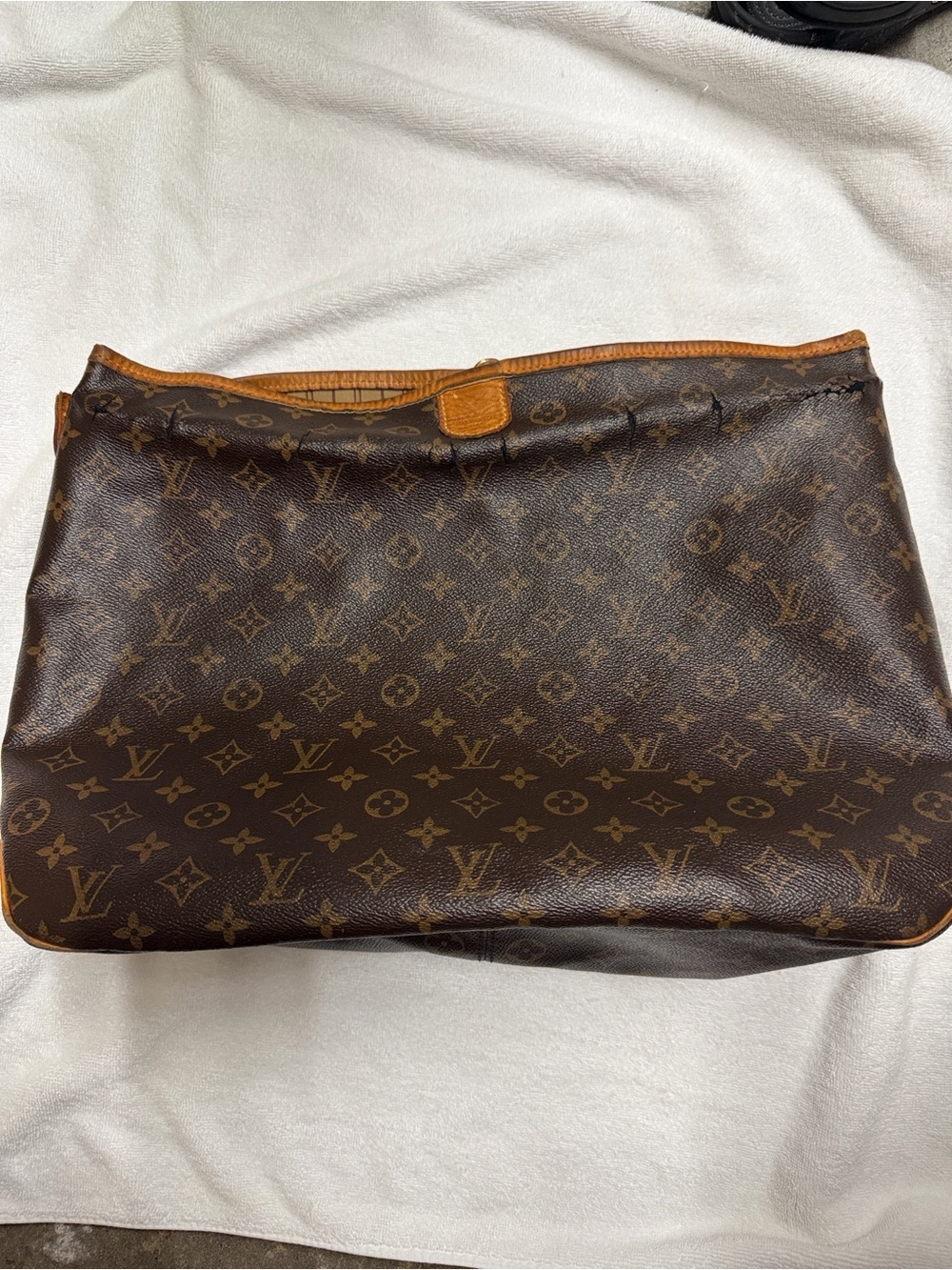 Louis Vuitton never full